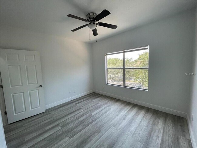 Building Photo - 822 Camargo Way