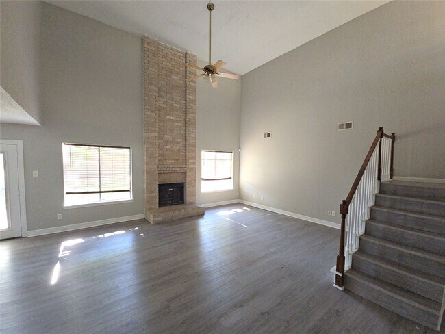 Building Photo - 14651 Via Del Norte Dr