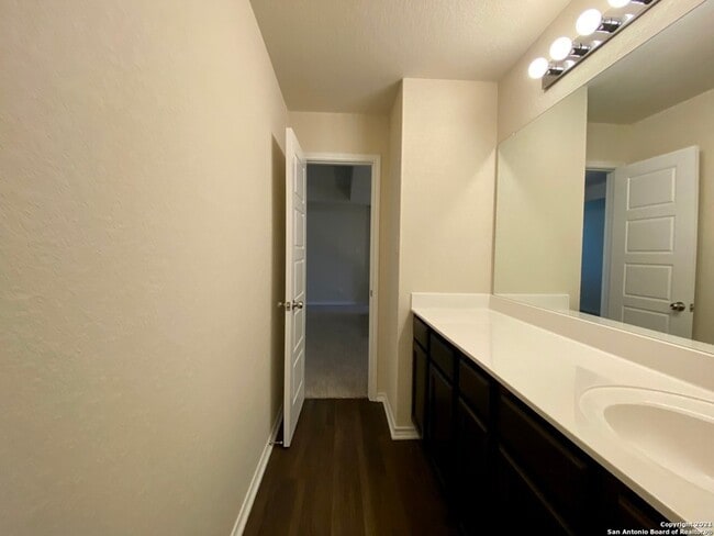 Building Photo - 491 Hunters Rnch E