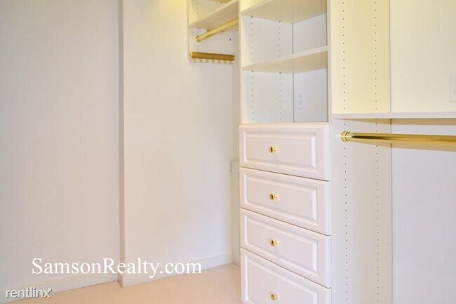 Building Photo - 2 br, 2.5 bath Townhome - 33 Power St