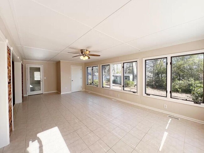 Building Photo - 102 Woodcliff Ct