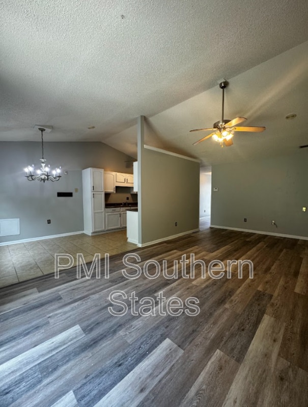 Building Photo - 100 Clear Lake Dr