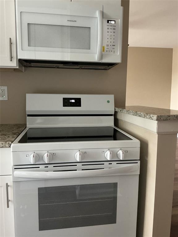 Building Photo - 5550 N Braeswood Blvd