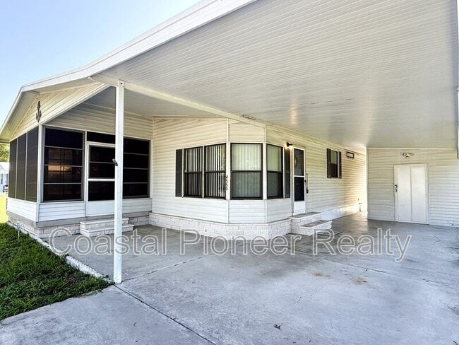 Building Photo - 4550 Charter St