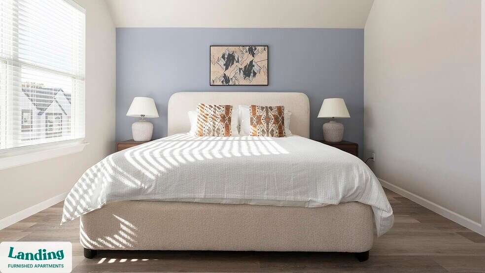 Building Photo - 3401 Redbud Ln