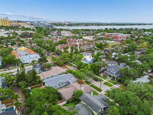 Building Photo - 1107 W Horatio St