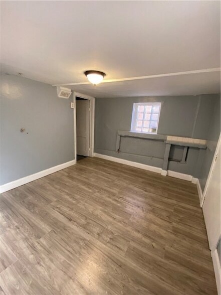 Building Photo - 908 North Ave