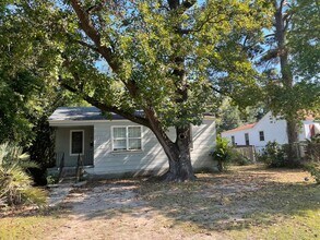 Building Photo - Charming 2 Bed Ranch