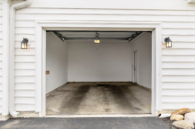 Building Photo - 3958 Brendham Dr
