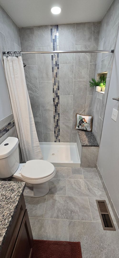 Building Photo - Beautifully Rehabbed Condo with Charm-Pool...