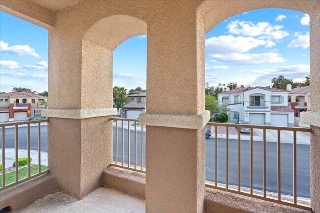 Building Photo - 1708 Cordoba Canyon St