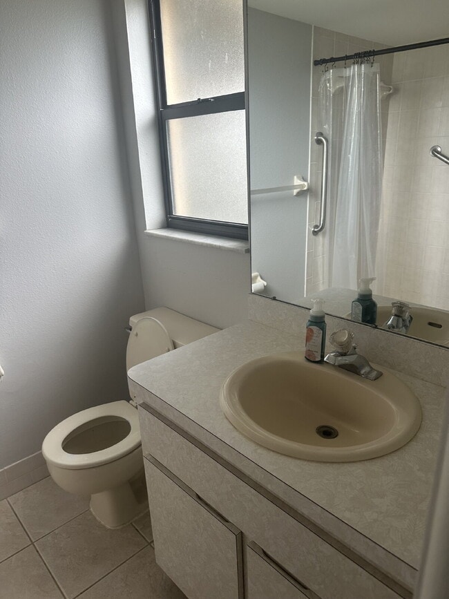Building Photo - 2 Bedroom, 2 Bathroom Villa For Rent