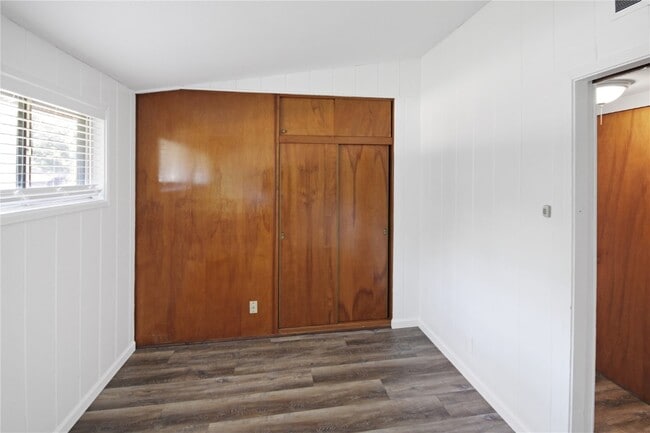 Building Photo - 613 Fieldcrest Dr