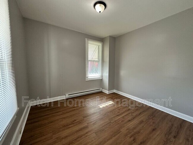 Building Photo - 512 Spruce St