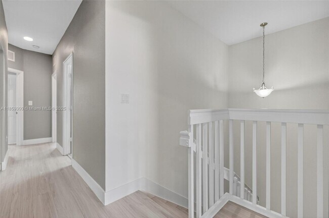Building Photo - 14747 SW 25th Ln