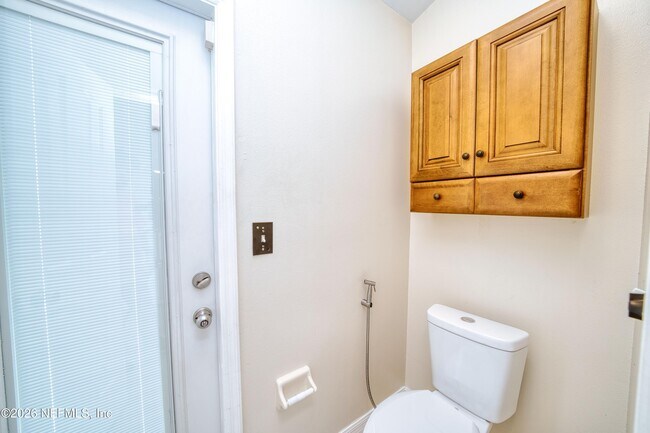 Building Photo - 5628 Loma Vista Dr W