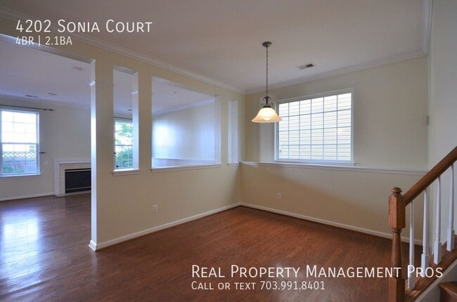 Building Photo - 4202 Sonia Ct
