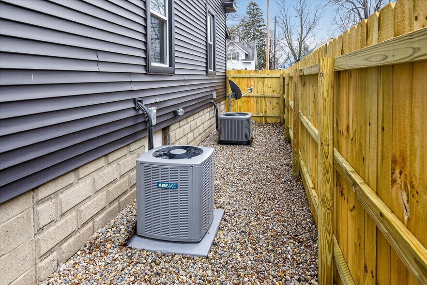 Building Photo - 509 McDonald St