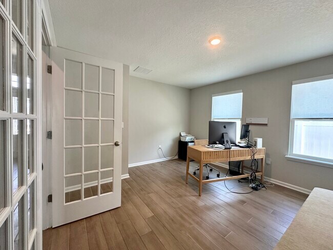Building Photo - 8056 Island Fox Rd