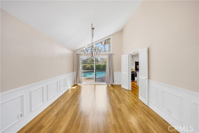 Building Photo - 11 Recodo