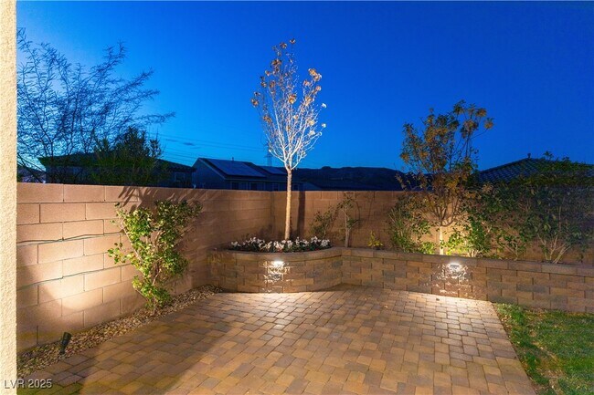 Building Photo - 16 Cresta Villa Ct