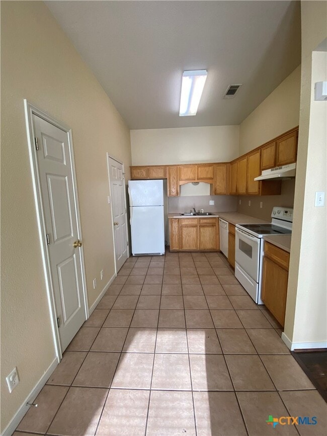 Building Photo - 5107 Daybreak Dr