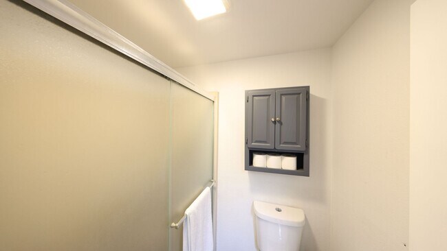 Building Photo - 3 Bed 2.5 Bath - View - Culdesac - Pet per Approval - NAS Whidbey