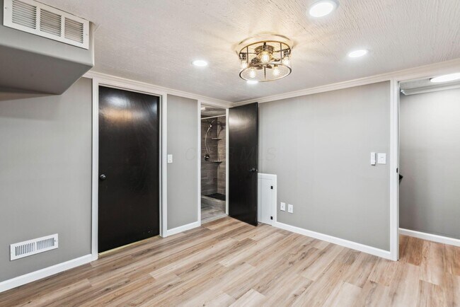 Building Photo - 1794 Bennigan Dr