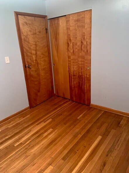bedroom #3 - 152 Flint Ridge Dr