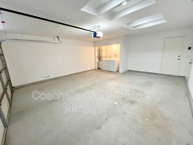 Building Photo - 37548 Bankside Dr