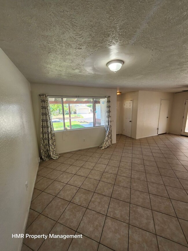 Building Photo - Beautiful House Norco