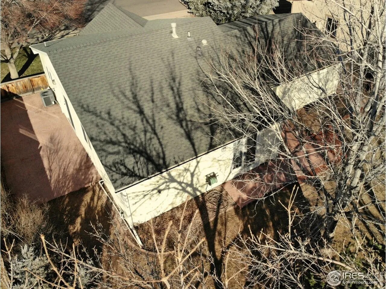 Aerial view - 2043 Bronson St