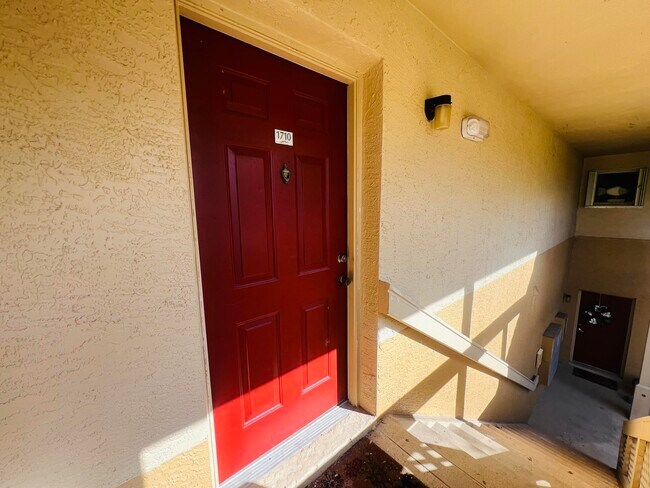 Building Photo - 4791 Via Palm Lakes Via