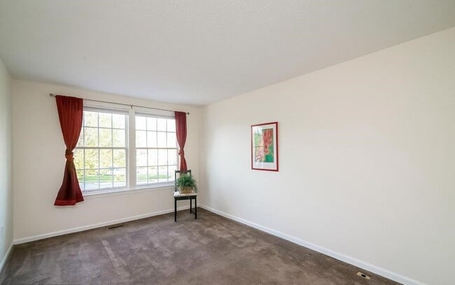 Building Photo - 1050 Staghorn Ave