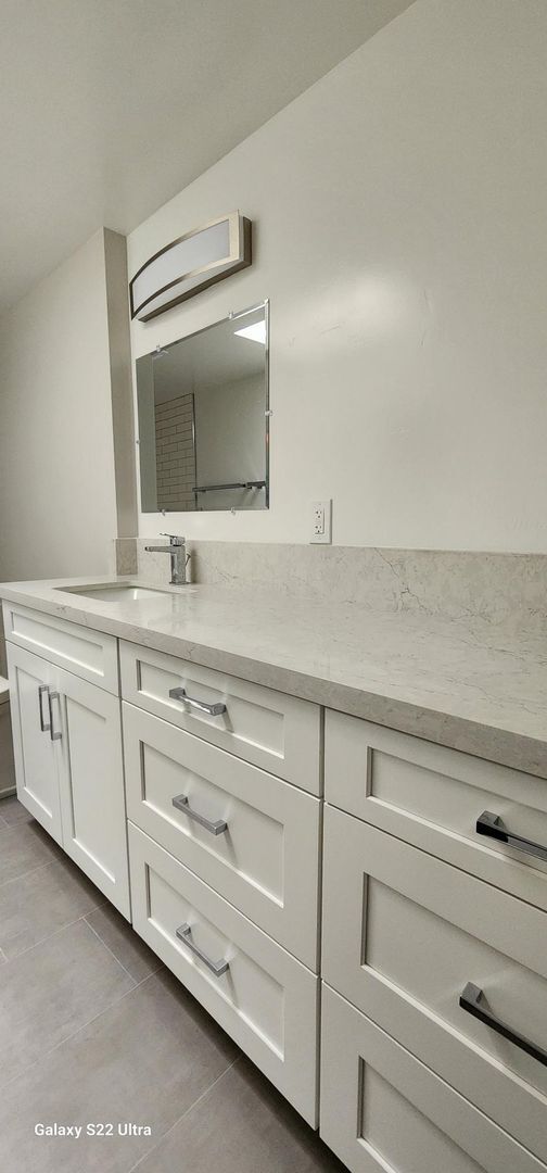 Building Photo - Freshly remodeled, 4 bedroom 2 bath house ...