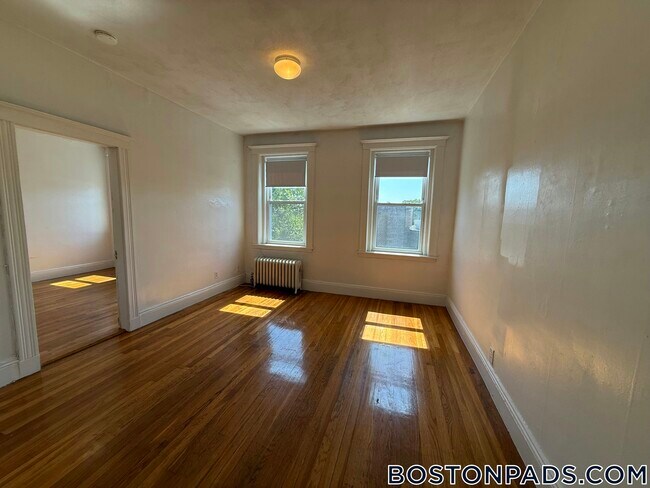 Building Photo - 9 Egremont Rd