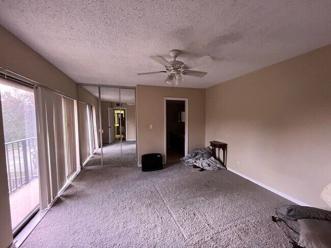 Building Photo - 5373 Bamboo Ct