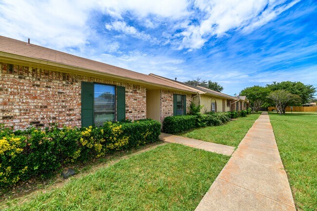 Building Photo - 9 E Mountain Creek Ct