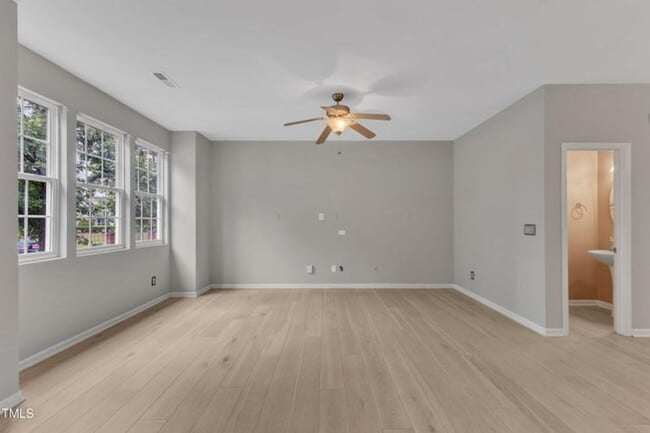 Building Photo - Beautiful 2-Story Townhome in Renaissance ...