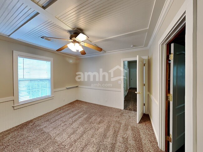 Building Photo - 47 Brookview Ln