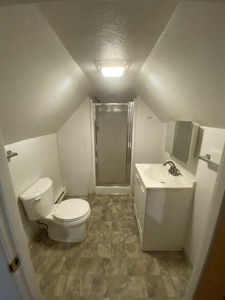 Building Photo - 442 Eleanor St