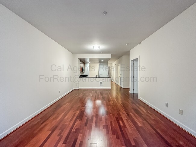 Building Photo - 585 9th St