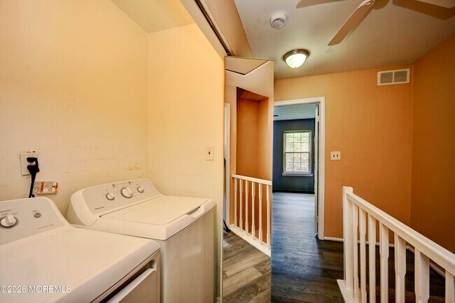 Building Photo - 28 Morgan Pl