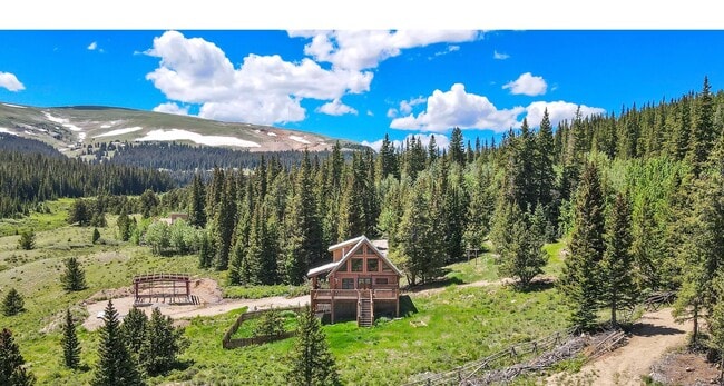 Building Photo - Beautiful Home on 10 Acres