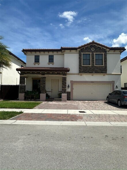 Building Photo - 9941 NW 86th Ter