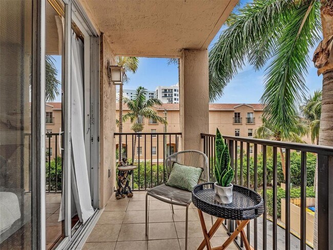 Building Photo - 1801 N Flagler Dr