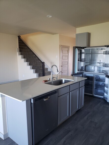 Building Photo - 14431 Sweet Water Dr