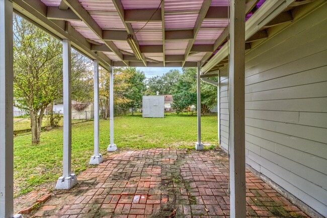 Building Photo - 640 Parsons Dr