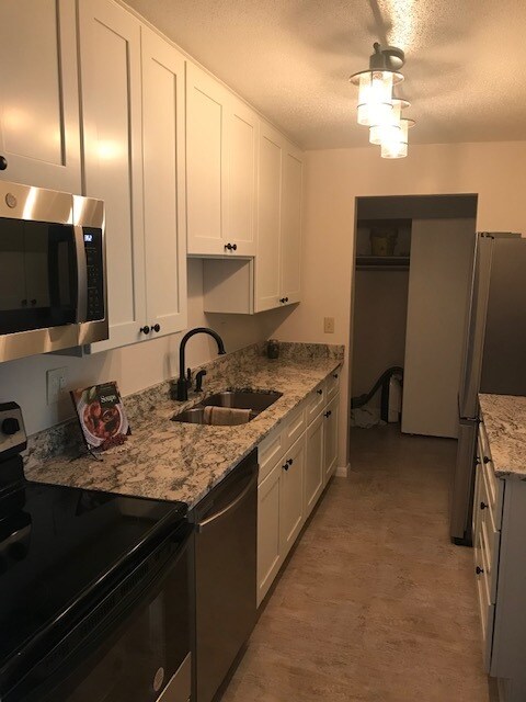 Building Photo - 329 Geneva Ave N