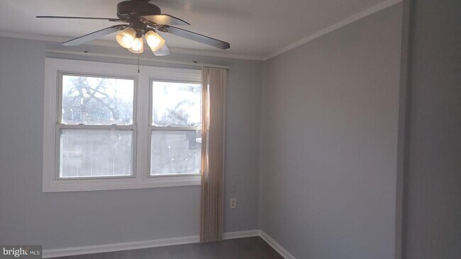 Building Photo - 2053 Larkhall Rd